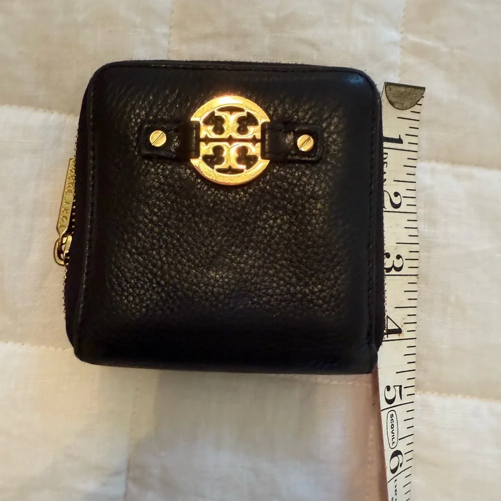 Tory Burch Black Leather Zip Wallet - Picture 7 of 8